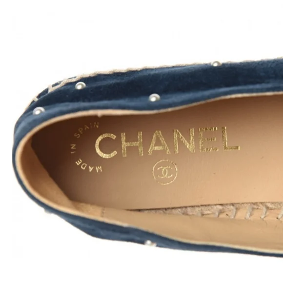CHANEL Suede Pearl CC Espadrilles - Picture 5 of 16